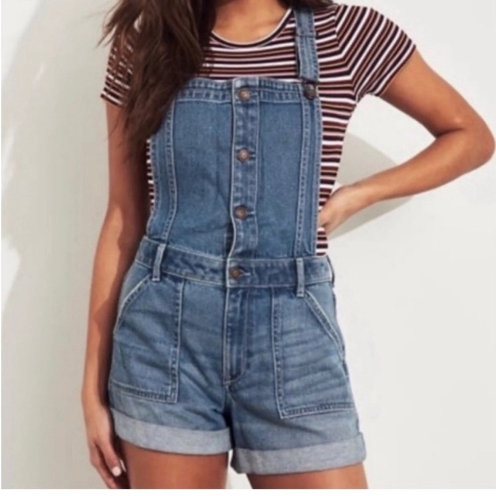 Hollister High-Rise Mom Short Overalls